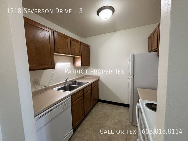 Primary Photo - 1 bedroom/ 1 bath apartment in Sun Prairie...