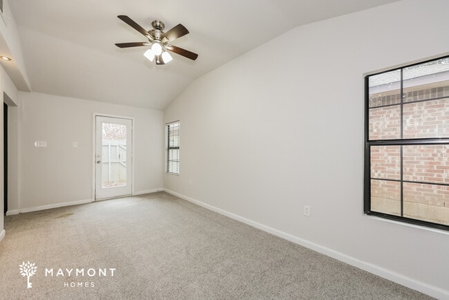 Building Photo - 105 Caprock Dr
