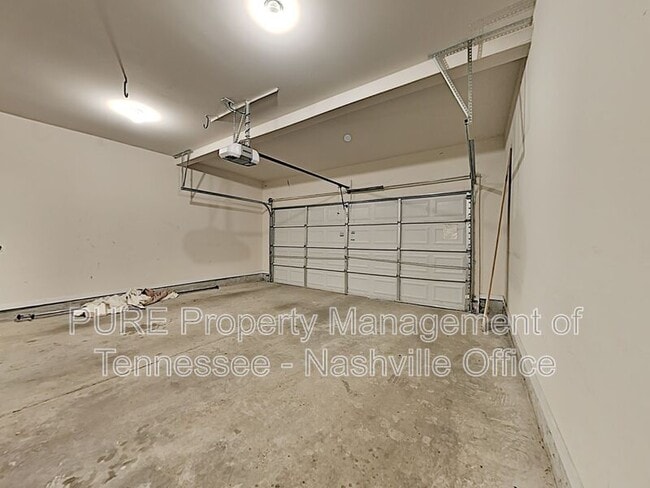 Building Photo - 418 Lazy Creek Ln