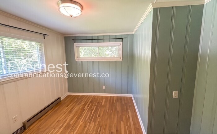 Building Photo - 826 Claremont Ct