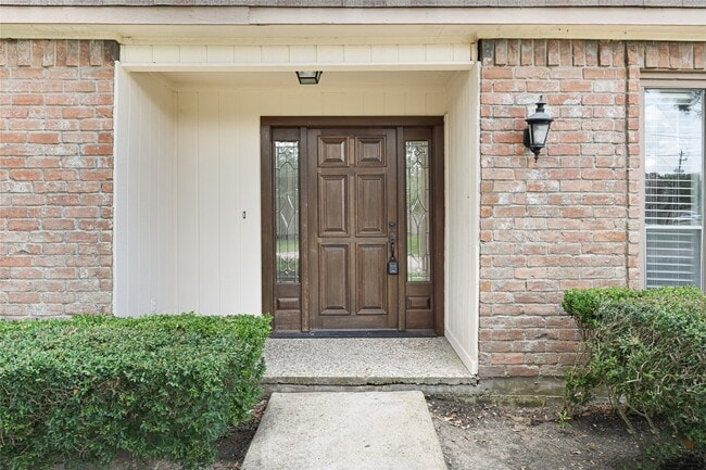 Building Photo - 2803 Camelot Ln