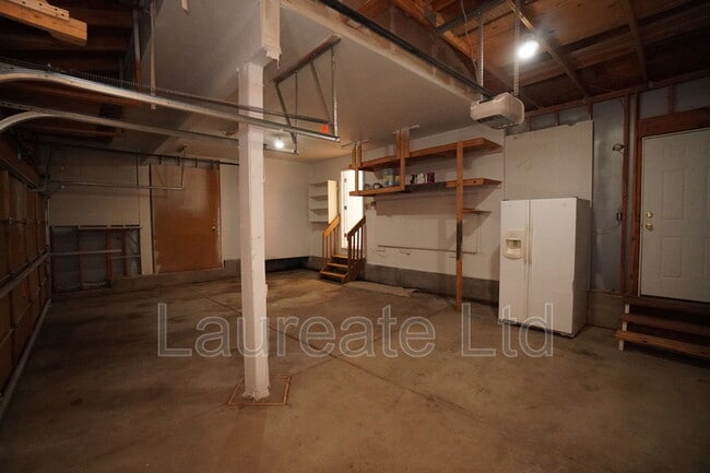 Building Photo - 10182 Woodrose Ct