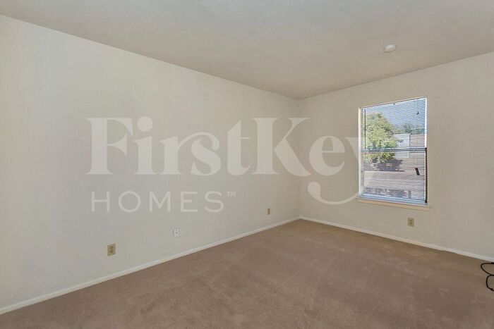 Building Photo - 2240 Tarpley Rd