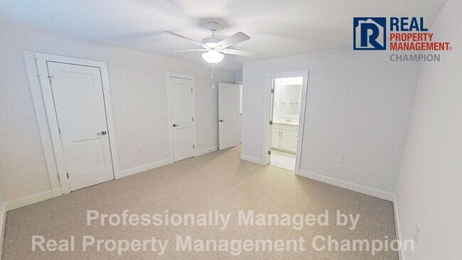 Building Photo - 8760 Sandy Rdg Lp