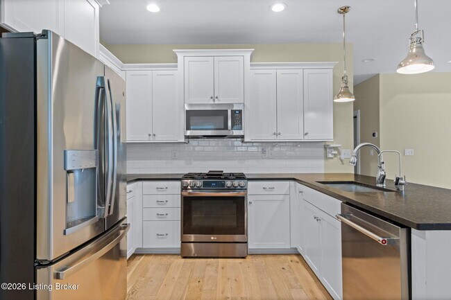 Building Photo - 825 Artisan Pkwy