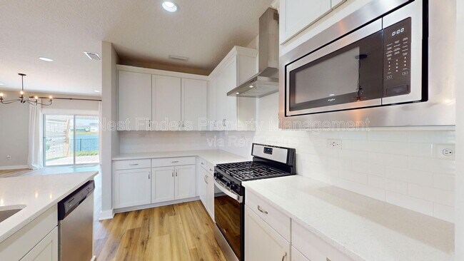 Building Photo - 257 Windermere Way