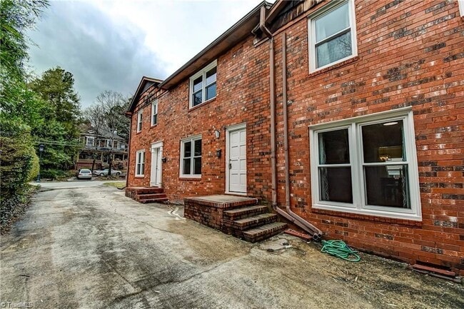 Building Photo - 115 S Mendenhall St