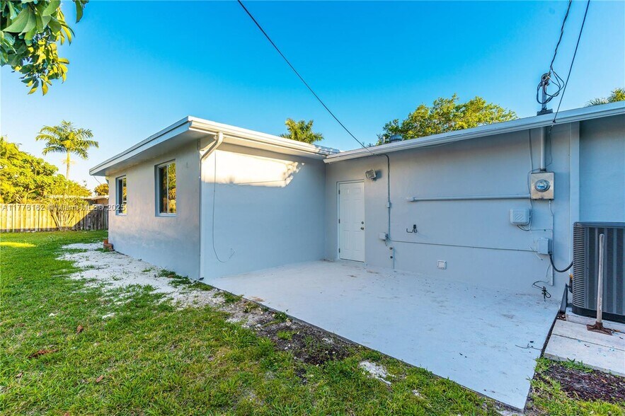 Building Photo - 9375 SW 181st St