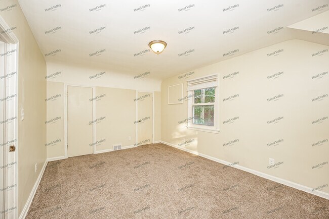 Building Photo - 3118 Livingston Rd