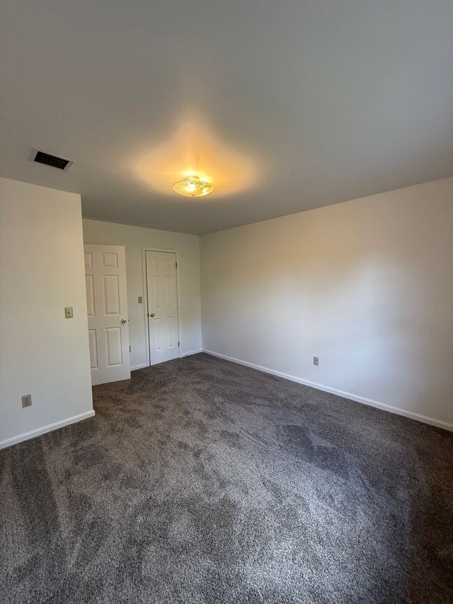 Building Photo - 114 Minnich Rd