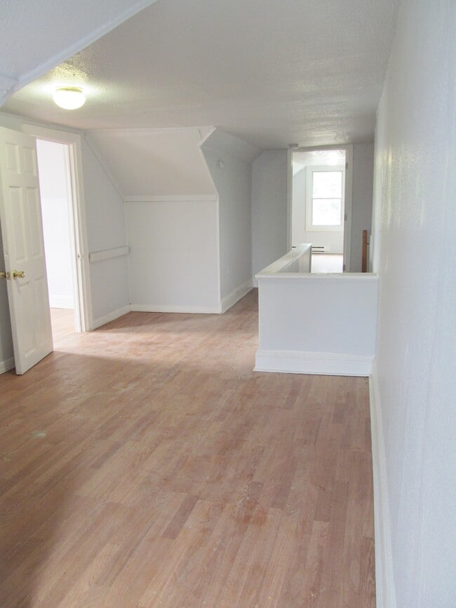 Building Photo - 11 Heckman St