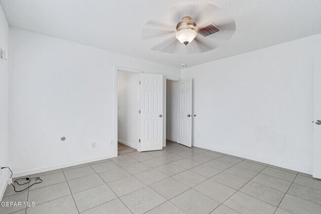 Building Photo - 14208 Desert Fire Ct