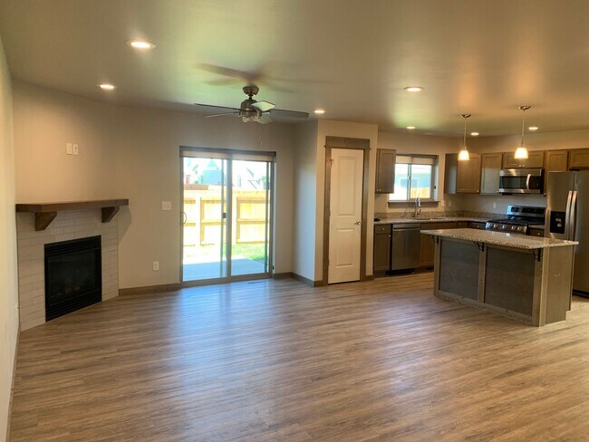 Building Photo - 1309 Fozzie Ln