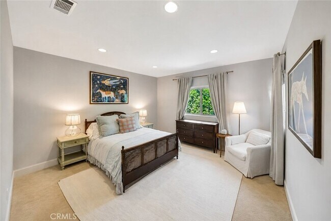 Building Photo - 4822 Valjean Ave
