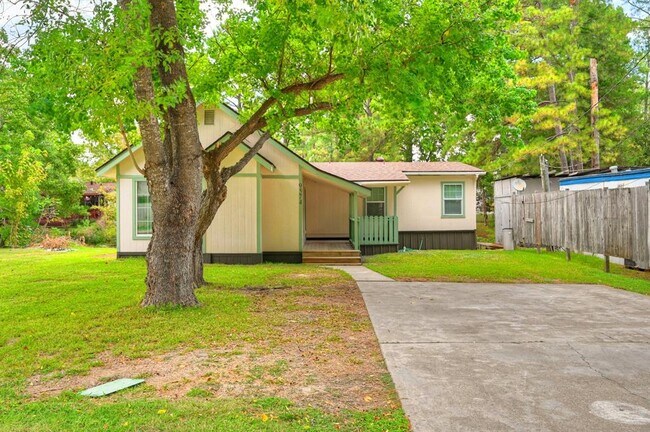 Primary Photo - 9574 Darkwood St