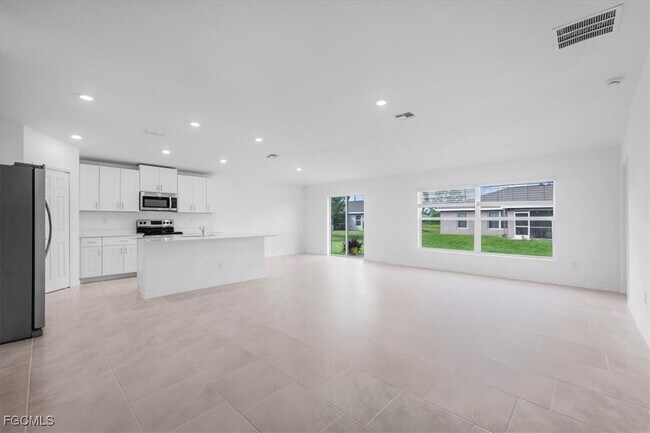 Building Photo - 4138 E Gator Cir