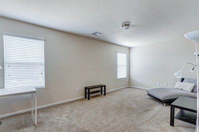 Building Photo - 21219 Fox Hillside Way