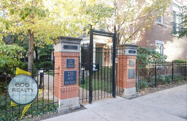 Primary Photo - Beautiful, Single Family Townhome, Great L...