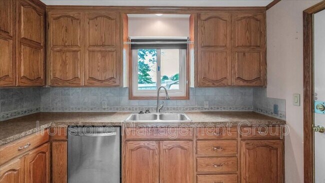 Building Photo - 4956 S Maybelle Ave