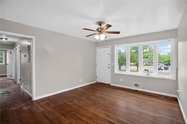 Building Photo - 7259 Mayfair Cir