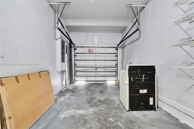 Building Photo - 13774 SW 124th Avenue Rd