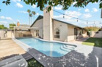 Building Photo - 2150 S Las Palmas