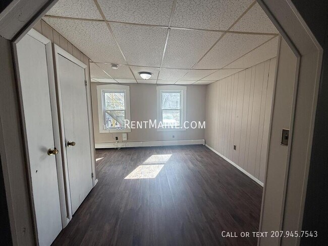 Building Photo - 468 Union St