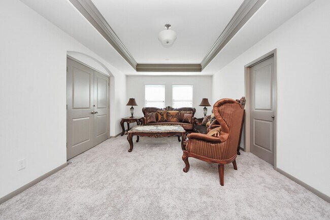 Building Photo - 1911 Sapphire Pines Ln