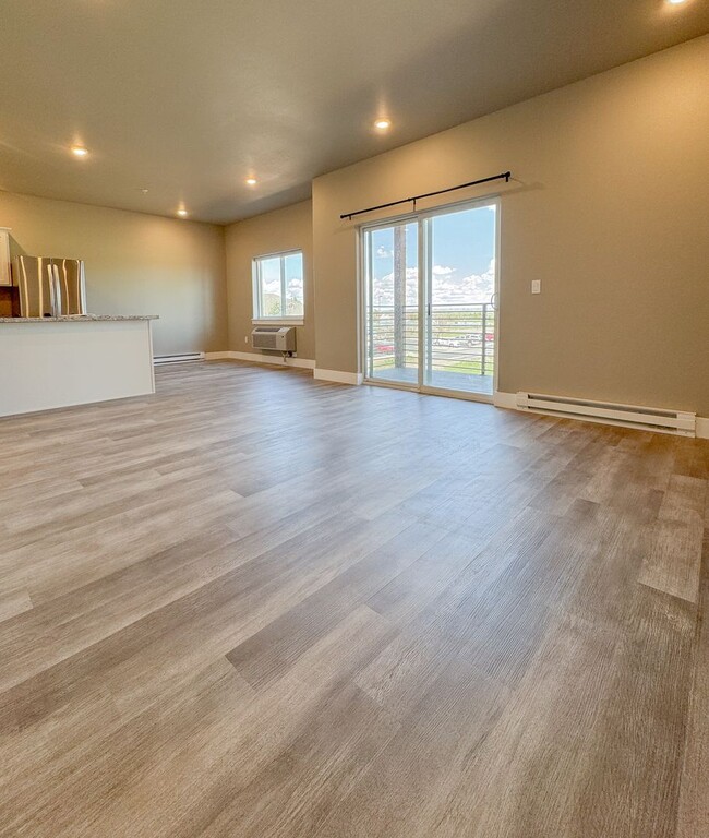 Building Photo - Pet Friendly 2 bed/ 2 bath unit at Soldier Ridge!