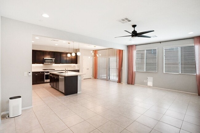 Building Photo - Beautiful 3-Bedroom Home in the Gated Sedona Ranch Community