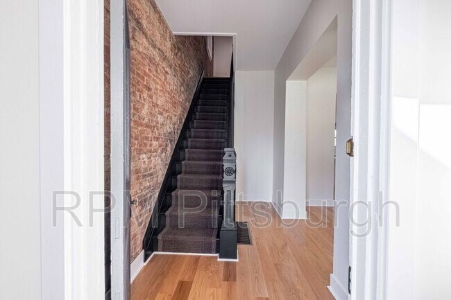 Building Photo - 161 Morewood Ave