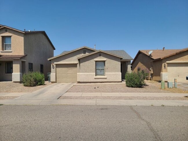 Building Photo - Charming 2-bedroom, 1-bathroom washer/dryer