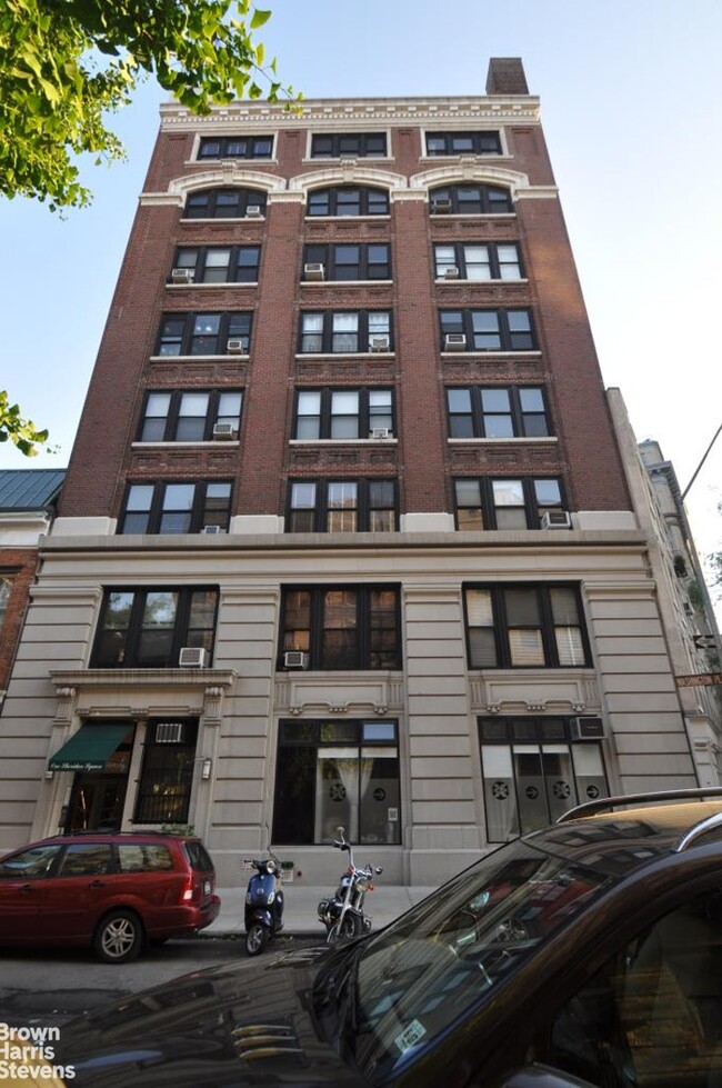 Building Photo - Sweet West Village Loft Rental