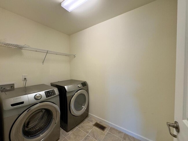 Building Photo - 1200 Governess Ln