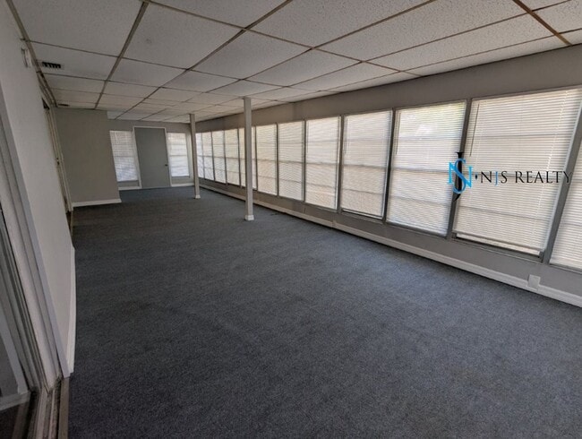 Building Photo - SPECIAL OFFER: $250 off 2nd months rent*, 2/2/1 RENOVATED baths & kitchen, NEW lvp flooring and a...