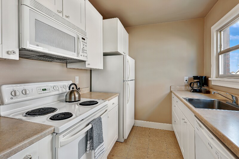 Building Photo - 311 12th Ave E