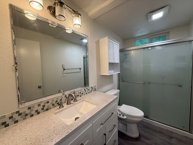 Building Photo - Thurston Charmer