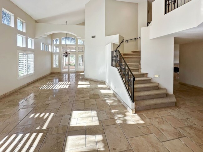 Building Photo - Beautiful Marina Hills Home!