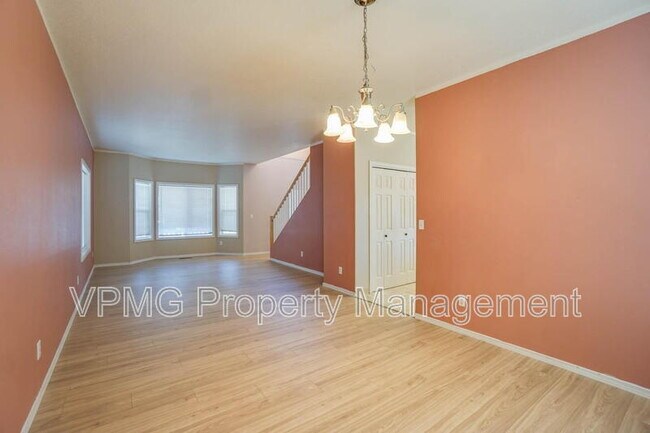 Building Photo - 8907 NE 84th St