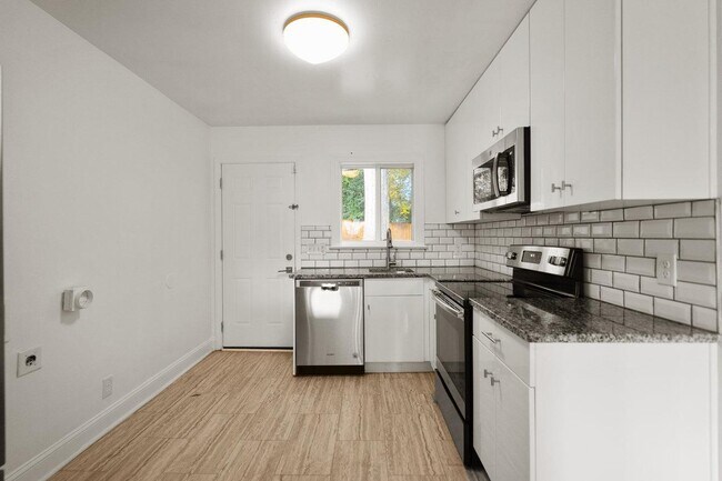 Building Photo - 1125 Mulberry Ave