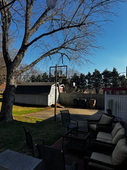 Building Photo - 5128 Brucewood Dr