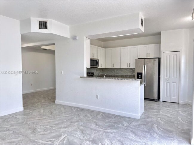 Building Photo - 7905 SW 120th Ave
