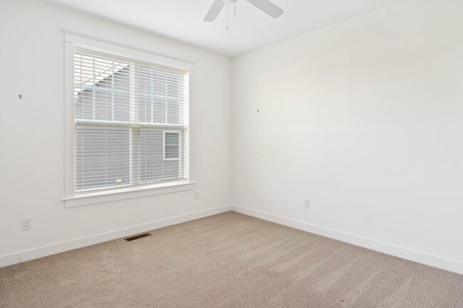 Building Photo - 22395 Arbor Cir