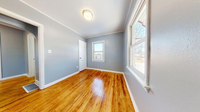 Building Photo - 4 Bedroom Cape Cod with Large Garage!