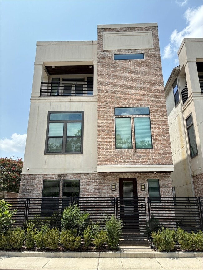 Building Photo - 1503 Robin St