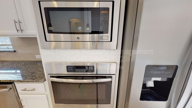 Building Photo - 203 Southern Oak Dr