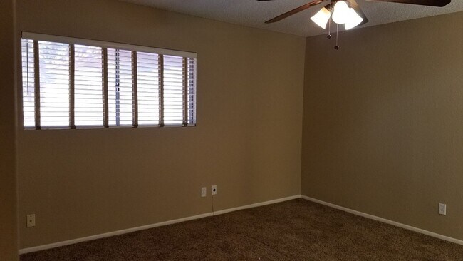 Building Photo - EXCELLENT CORNER LOT HOME IN ADULT COMMUNITY!