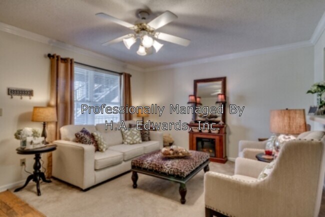 Building Photo - 1515 Paul W Bryant Dr