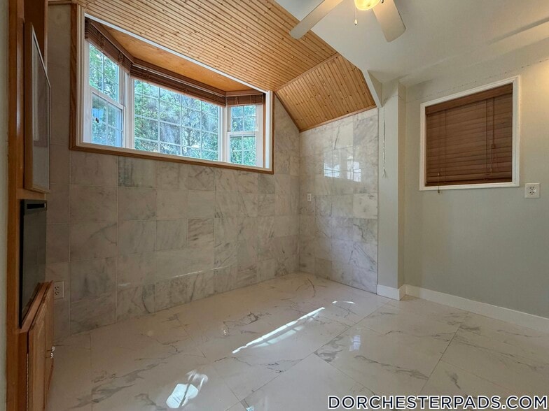 Building Photo - 235 Savin Hill Ave