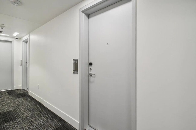 Building Photo - 1075 Market St